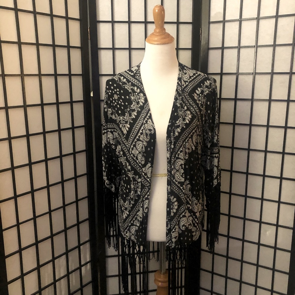 Forever 21 black fringe overlay size sm